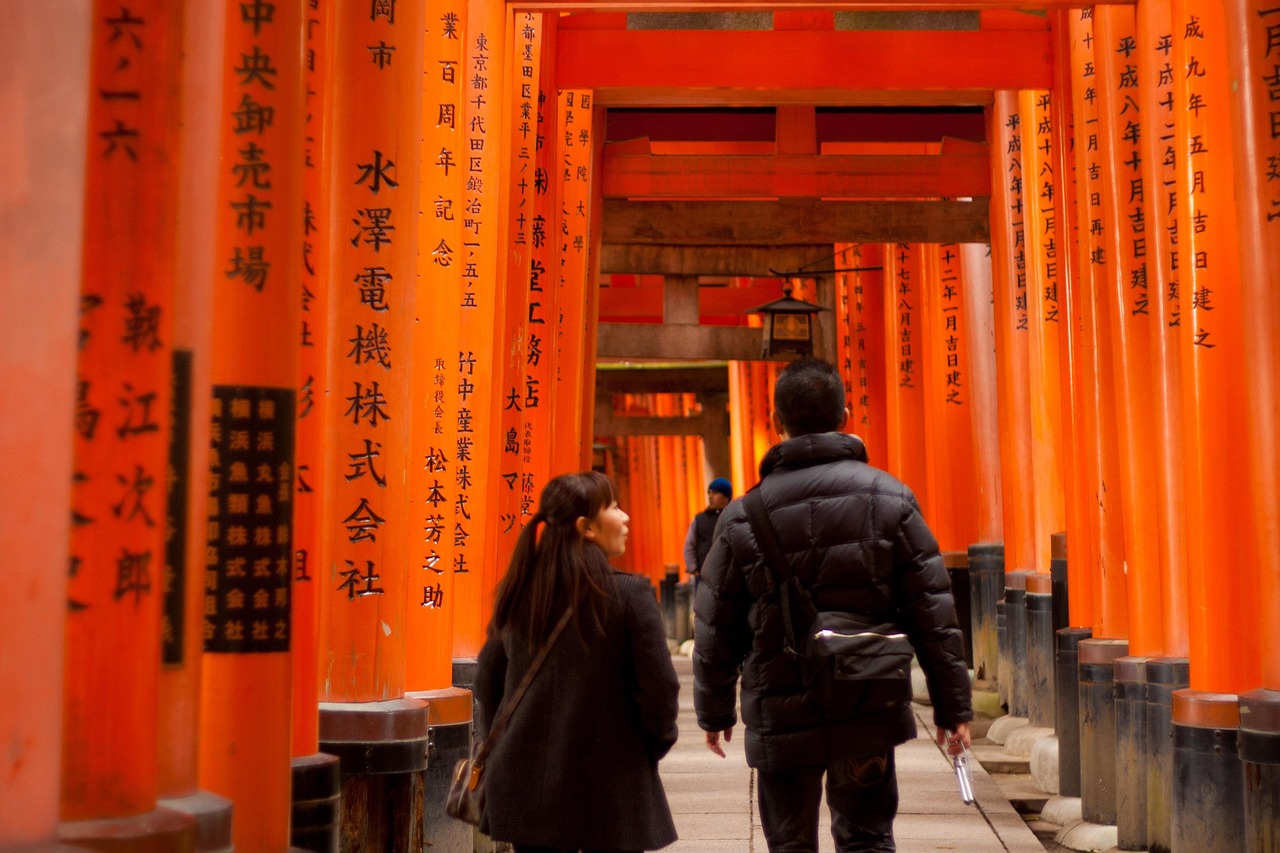 四月探秘，世界上最黄的电影之旅